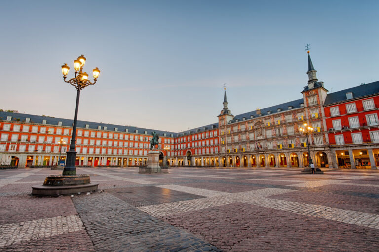 Enjoy Madrid by night